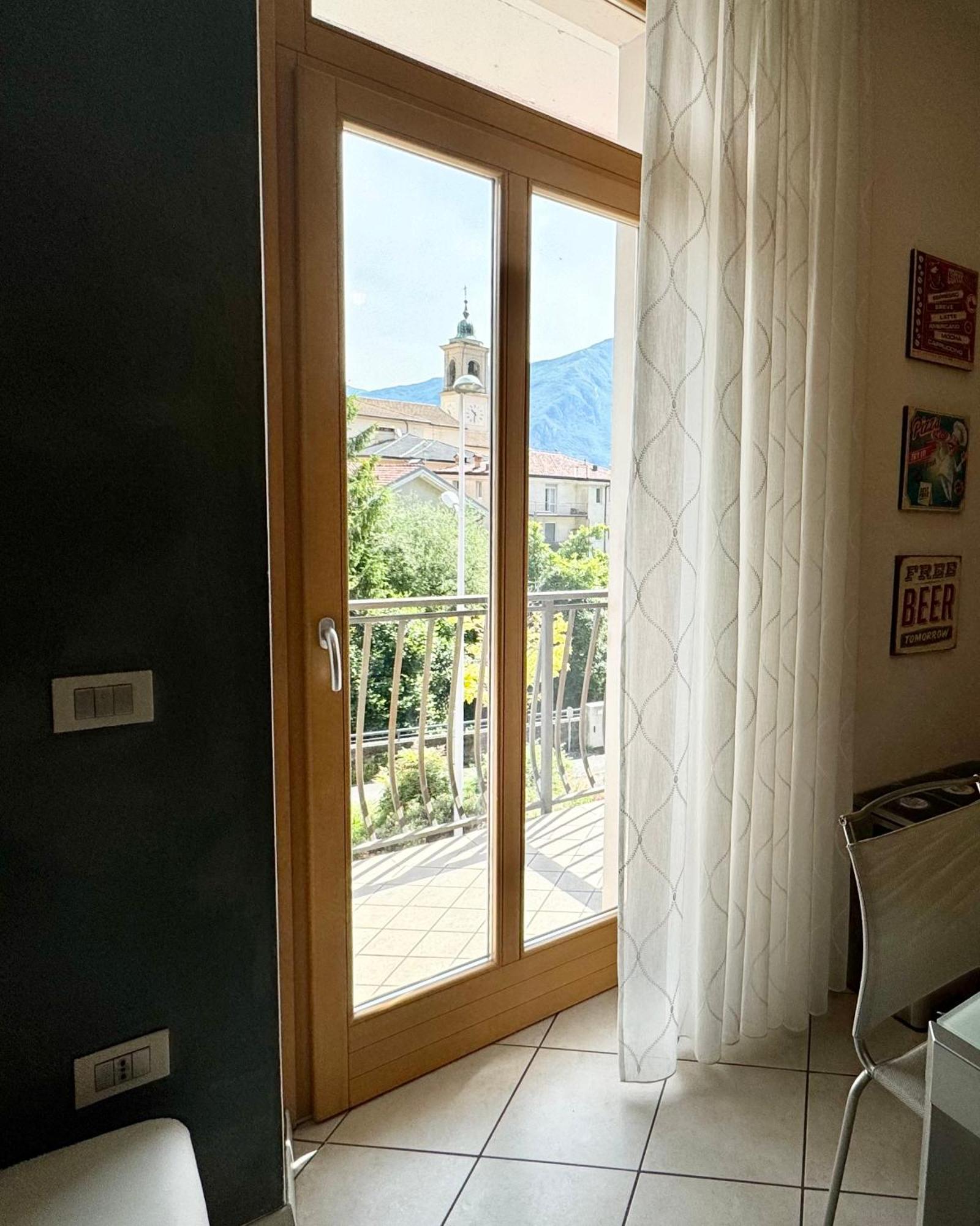 Das Rote Haus Riva del Garda Buitenkant foto